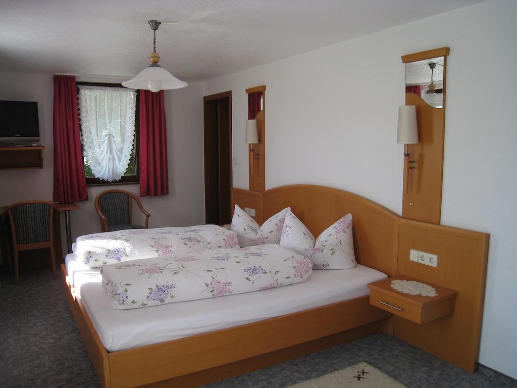 Gasthaus Pension Donishausle Titisee-Neustadt Room photo
